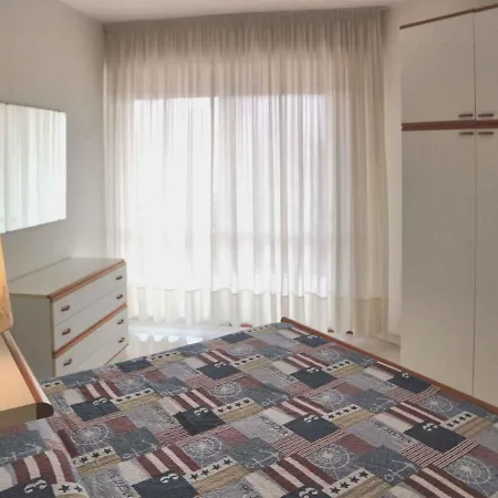 Apartments In Lignano Sabbiadoro 42727 アパート