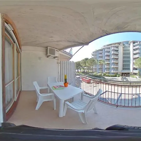 Apartments In Lignano Sabbiadoro 42727 Apartment *